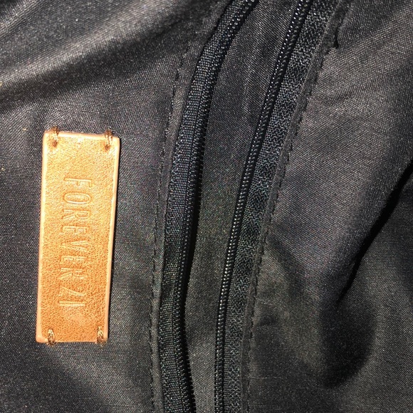 Forever 21 - Picture 4 of 6